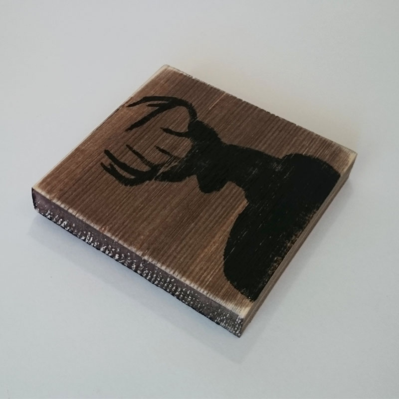 Деревянный декор с силуэтом оленя - иллюстрация товара №2