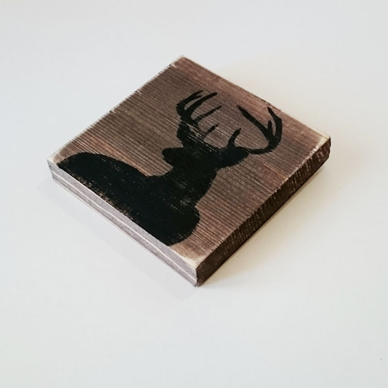 Деревянный декор с силуэтом оленя - иллюстрация товара №4